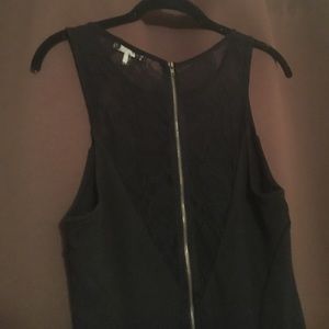 Lace V-back A-line dress