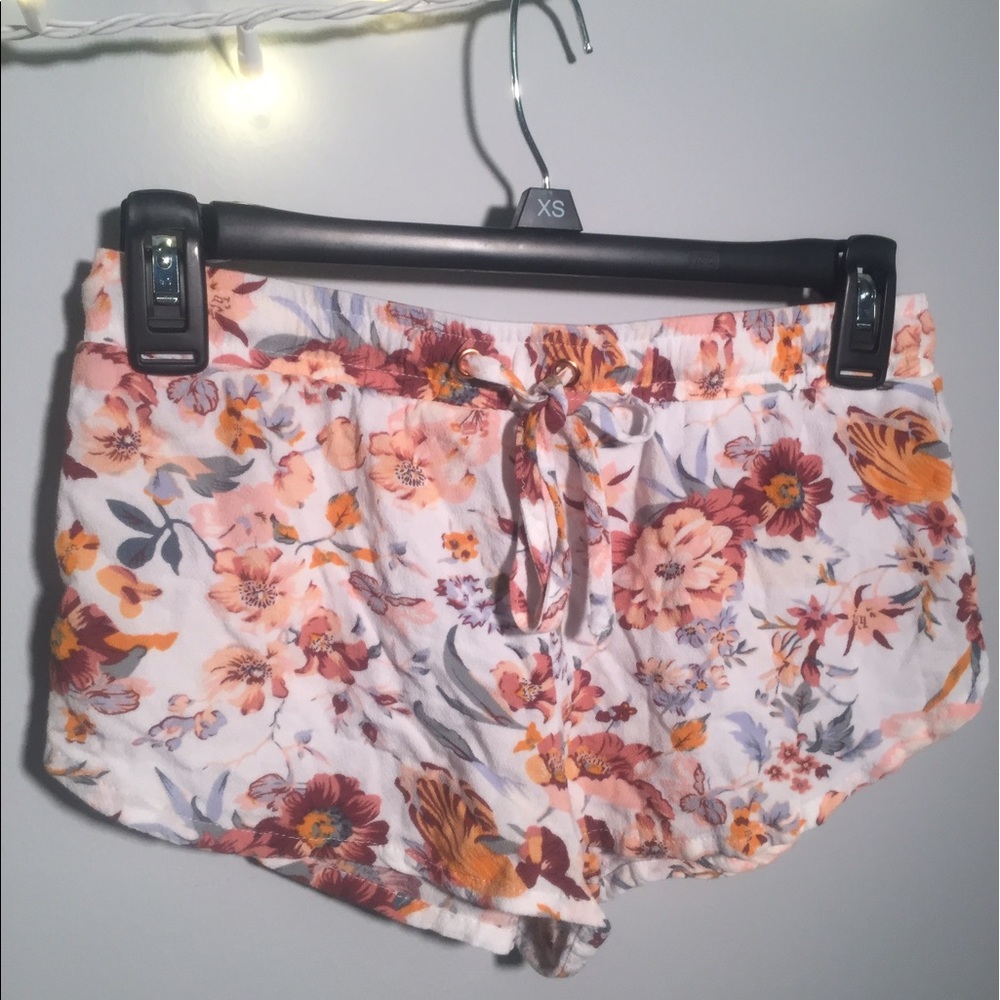 Kendall & Kylie floral shorts!