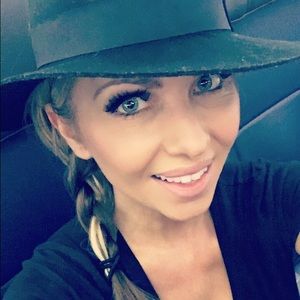 Meet your Posher, Kristine