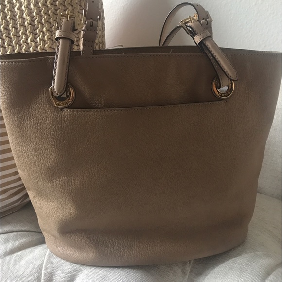 Like new Michael Kors bag - Picture 2 of 5