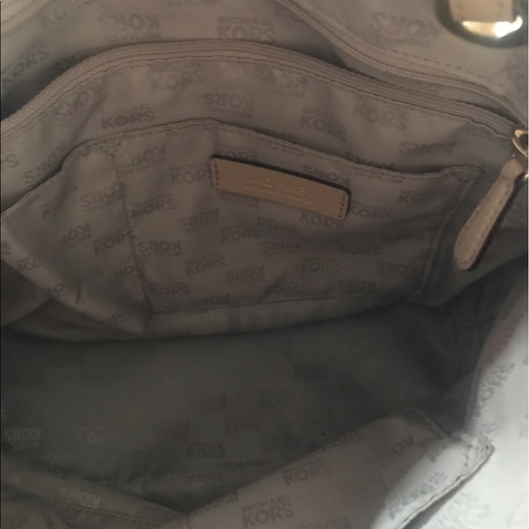 Like new Michael Kors bag - Picture 3 of 5