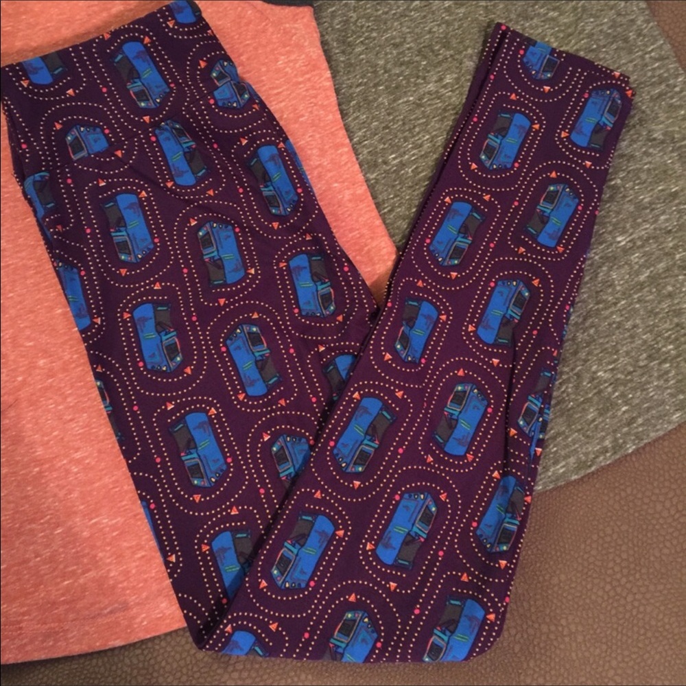 🆕💙LULAROE💙 Hard To Find Leggings OS