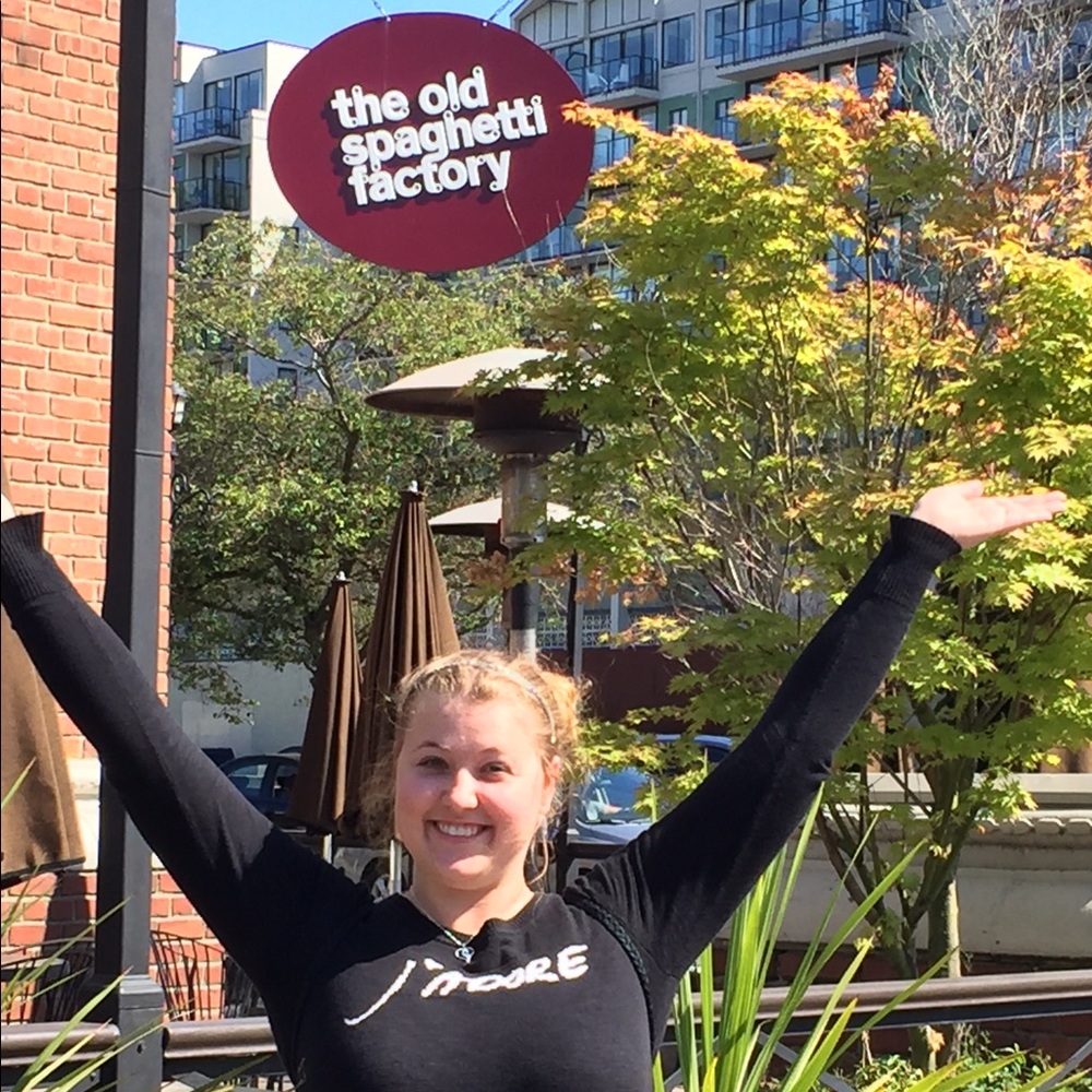Meet your Posher, Kayla
