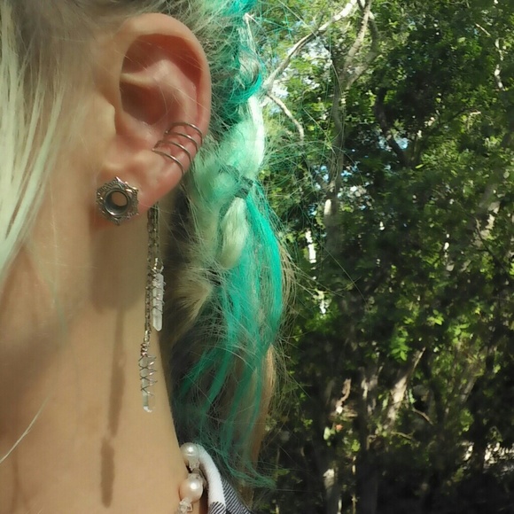 Custom Design Crystal Ear cuff & Dread cuff - Picture 5 of 5