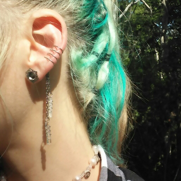 Custom Design Crystal Ear cuff & Dread cuff - Picture 2 of 5