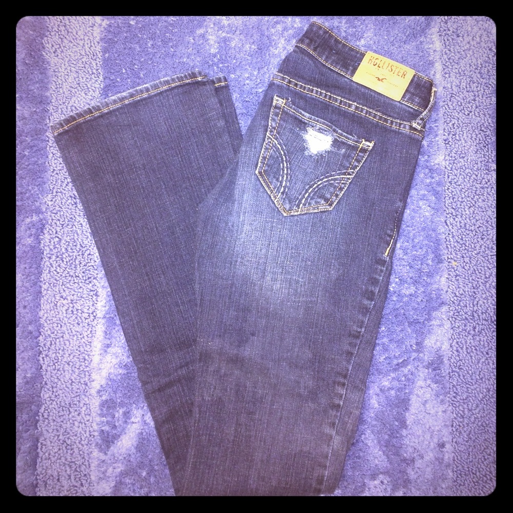 Hollister slightly distressed boot cut jeans/1 reg