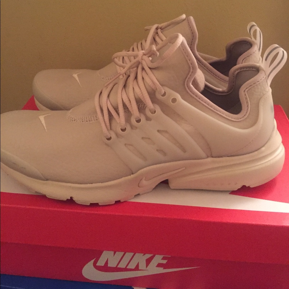 Nike- Presto Sneakers