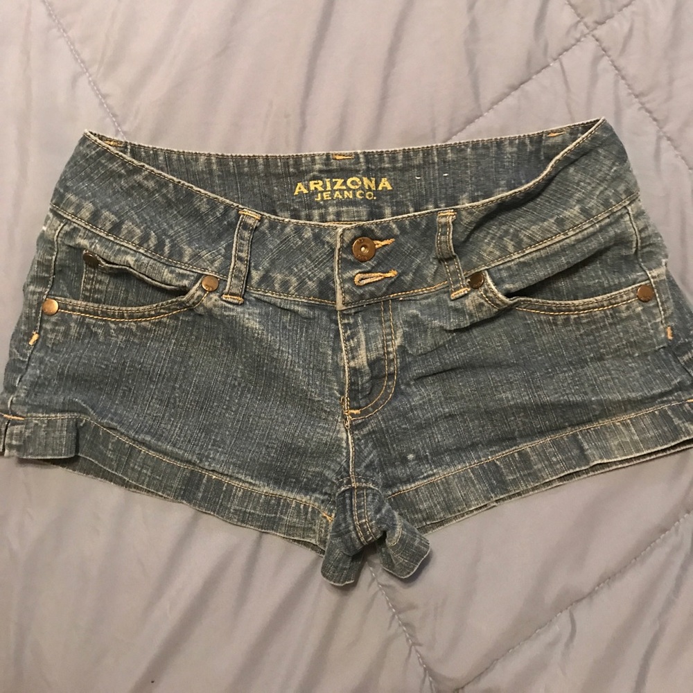 Arizona jean shorts.🎉