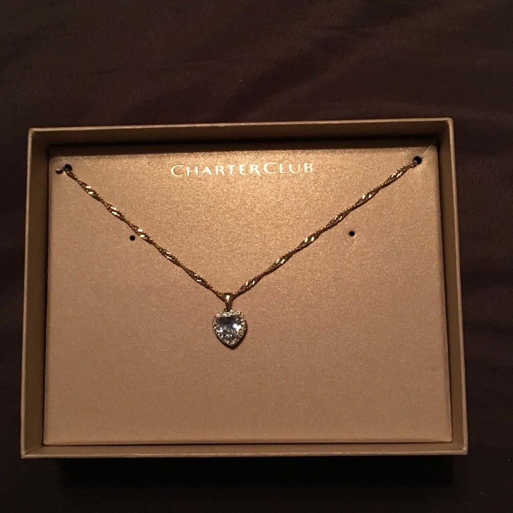 Gold and diamond heart necklace! Never worn!