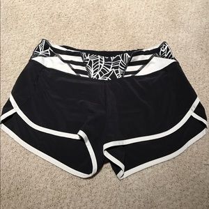 Lululemon running shorts size 4