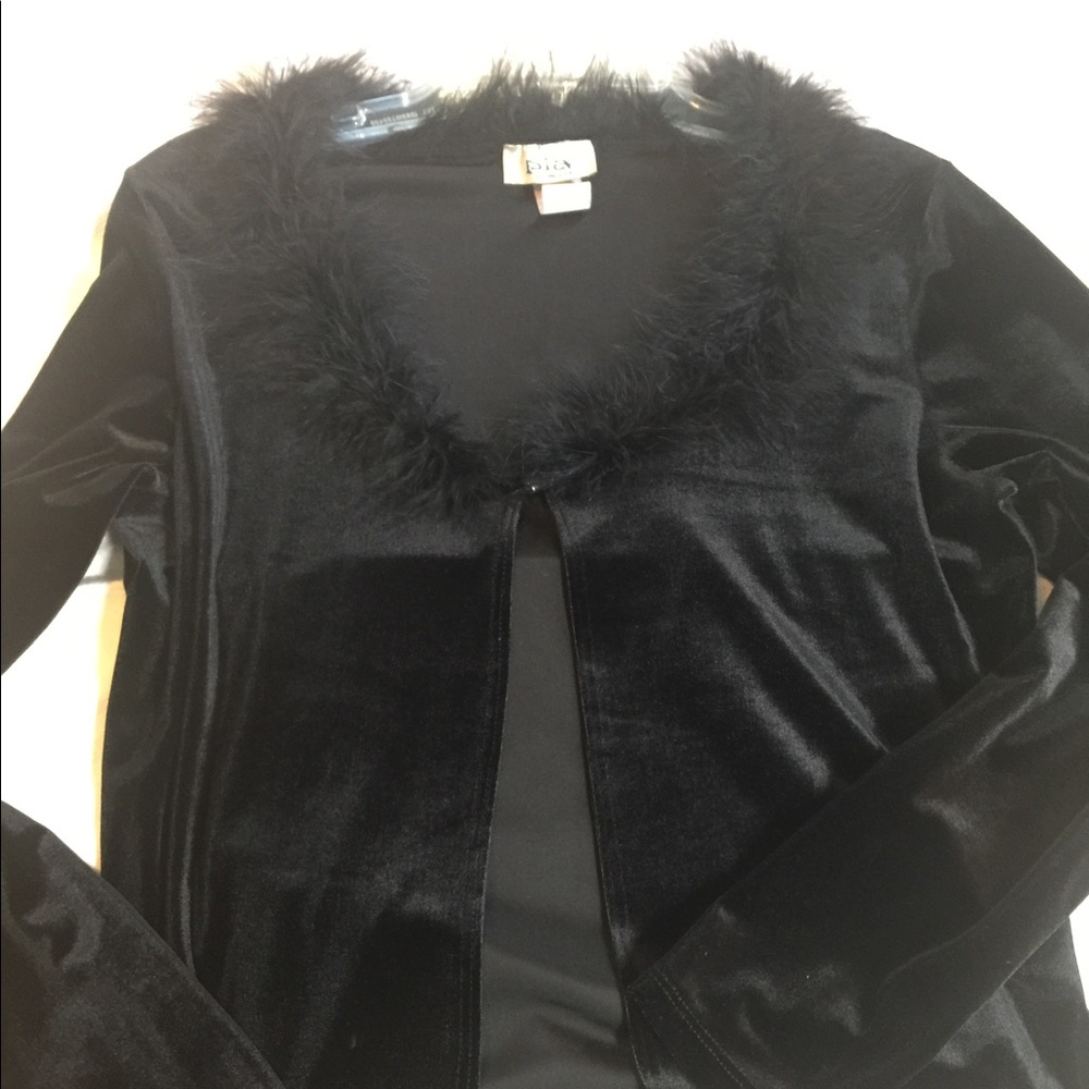 Faux Velvet wrap with soft fluffy collar