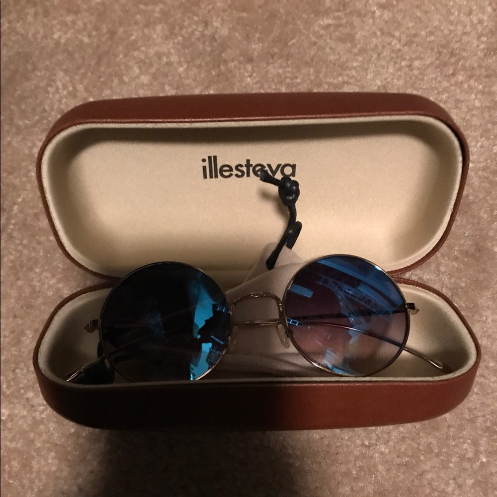 Illesteva Lincoln style sunnies