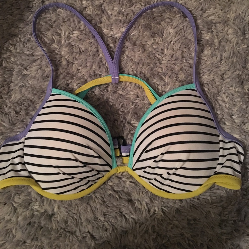 White/black VS multi color top