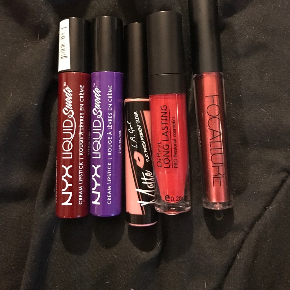 Liquid lipsticks