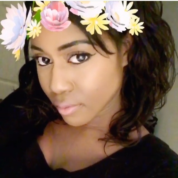 Hi! My name is Nichole ☺️🌴 - Picture 3 of 8