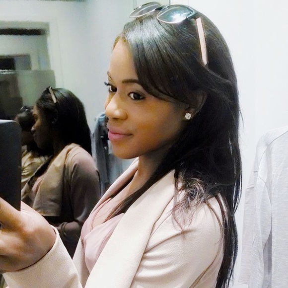 Hi! My name is Nichole ☺️🌴 - Picture 5 of 8