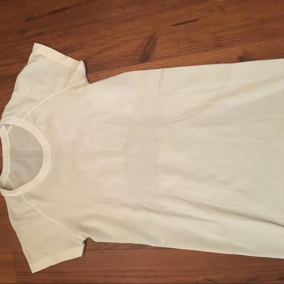 ‼️Lululemon Top Bundle‼️Make an offer‼️ - Picture 3 of 7