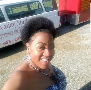 Meet your Posher, Sharon