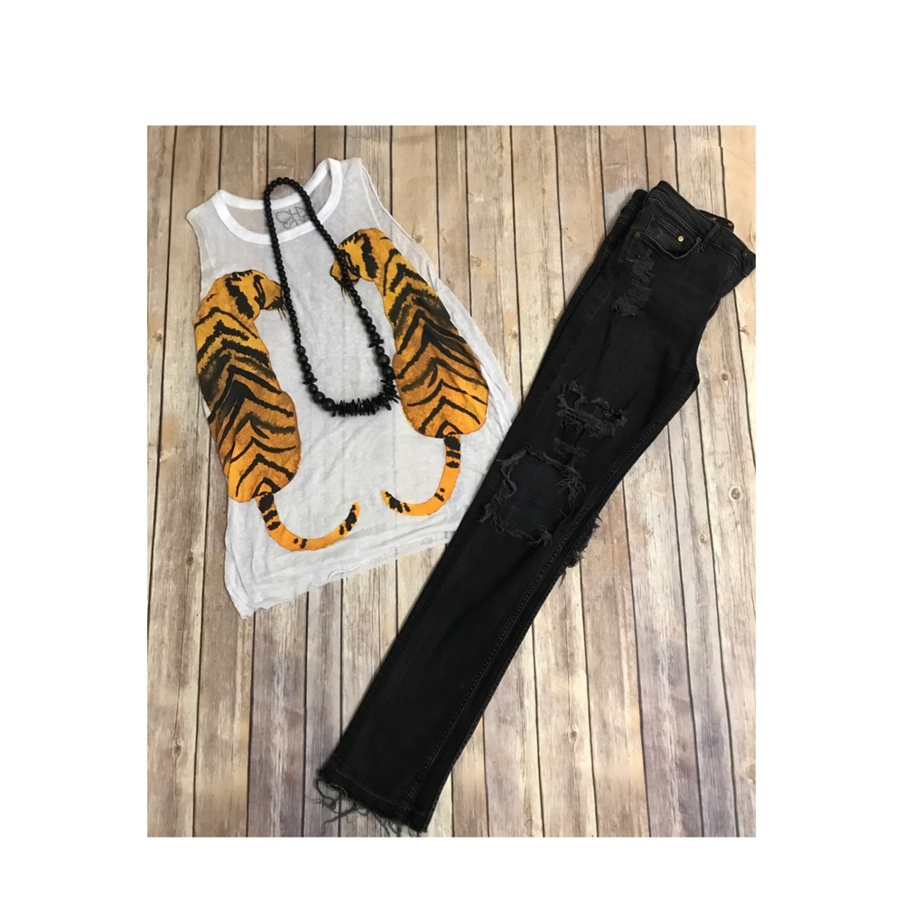 H&M Distressed Jeans👖