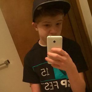 Meet your Posher, Damion