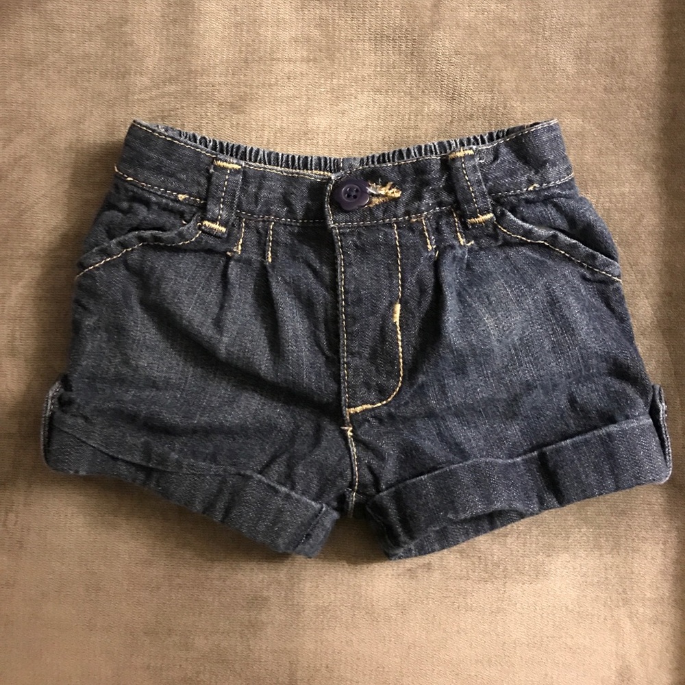 Old Navy shorts for baby girl 💙