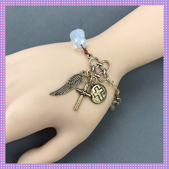 🌷Antique Gold Bead Bracelet with Dangle Charms🌷 - Picture 2 of 3