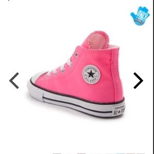 Converse toddler girl👧🏽