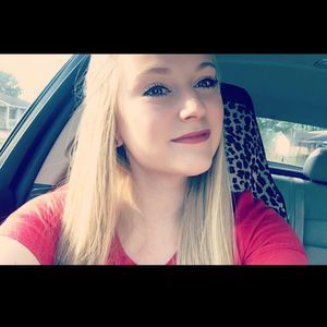 Meet your Posher, Ariana