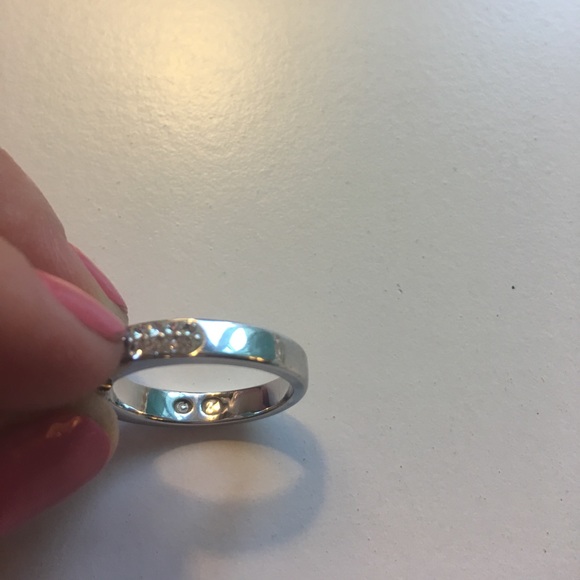 ⭐️SALE⭐️Swarovski sparkling Ring .7. Holiday Fun - Picture 6 of 8