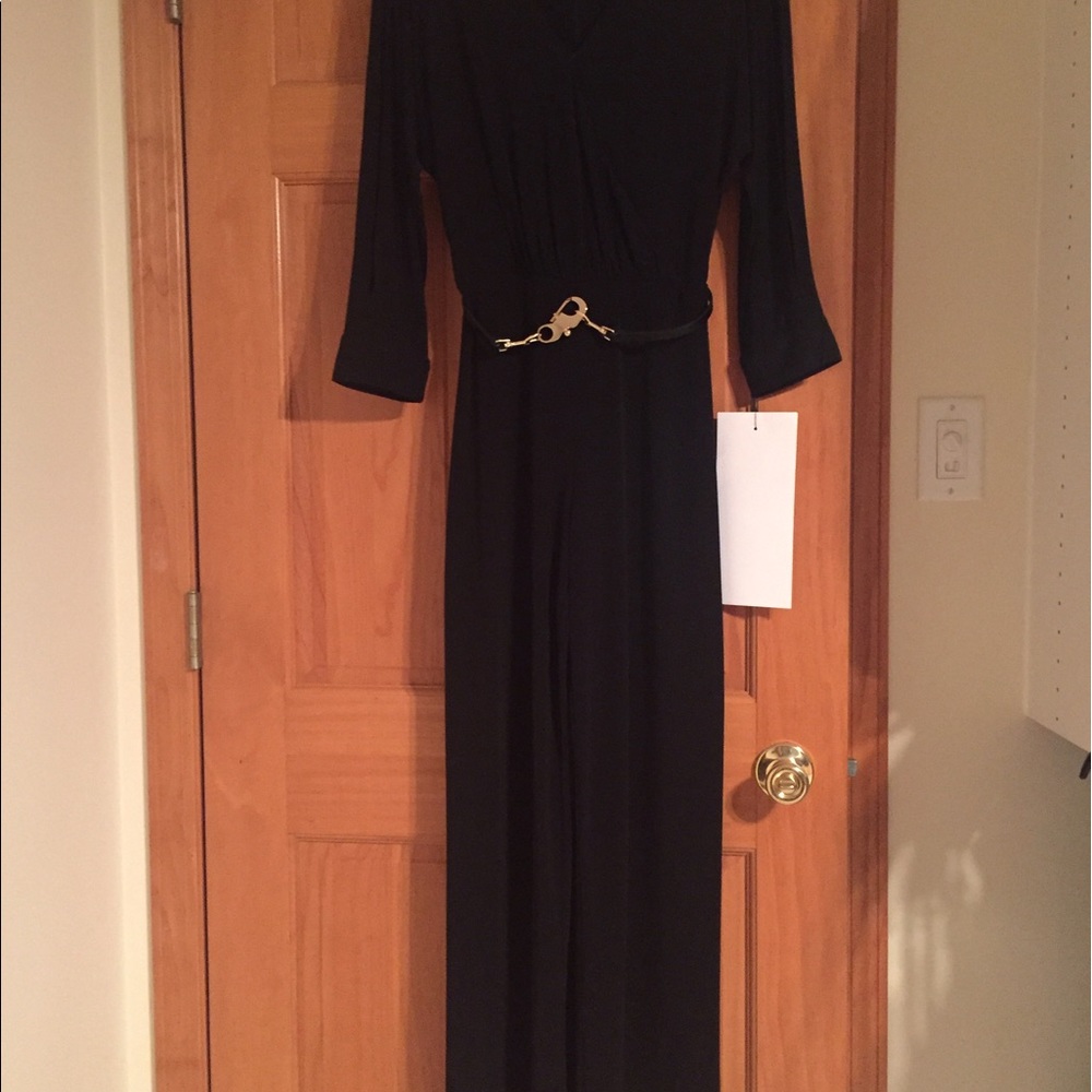 🌹❤️JUMPSUIT 🌹SALE THRU WEEKEND🌺🌹🇱🇷🎉