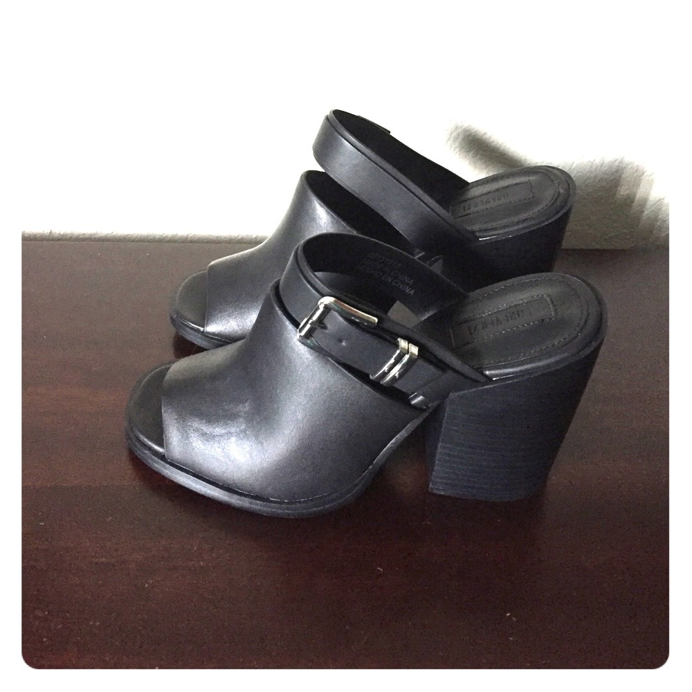 Mules - Picture 2 of 3