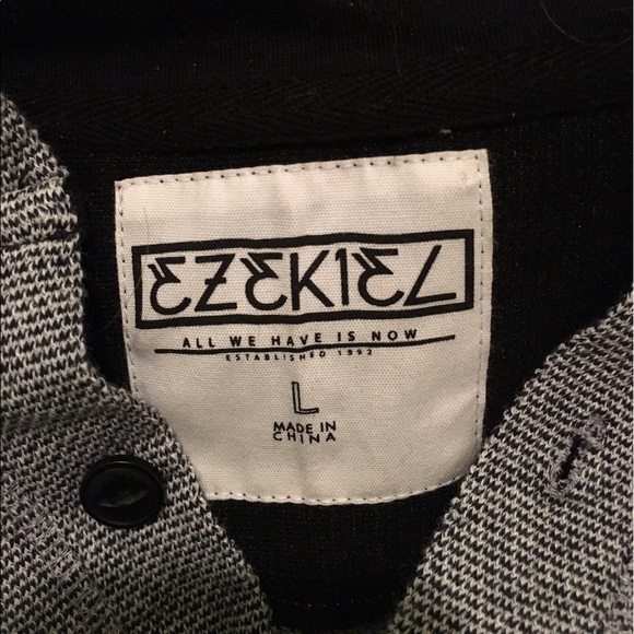 Ezekiel Three Button Sweatshirt - Picture 2 of 3