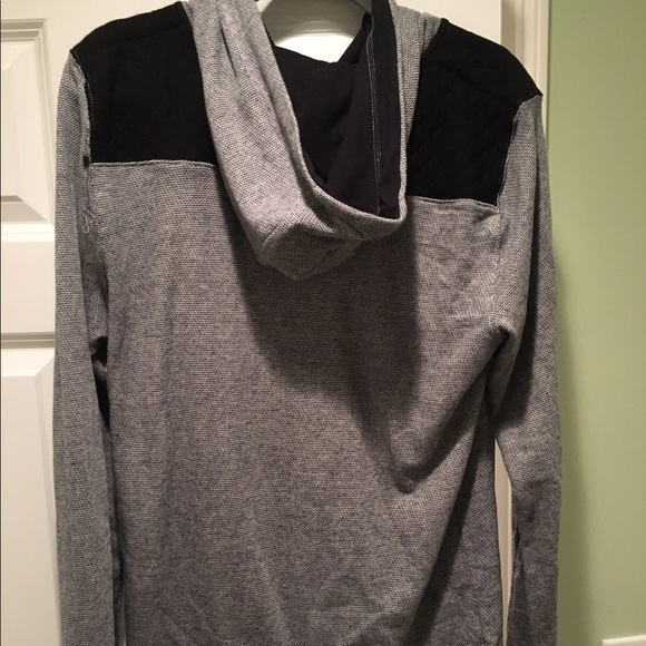 Ezekiel Three Button Sweatshirt - Picture 3 of 3