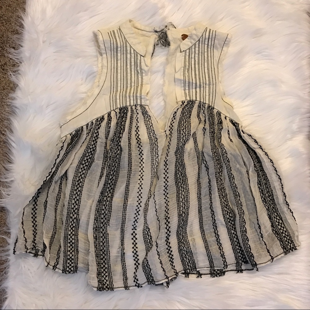 ⬇️Free people one tie open back tank - Picture 2 of 6