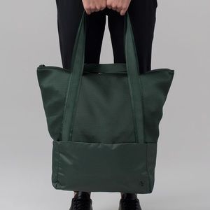 NWT lululemon yoga/gym bag