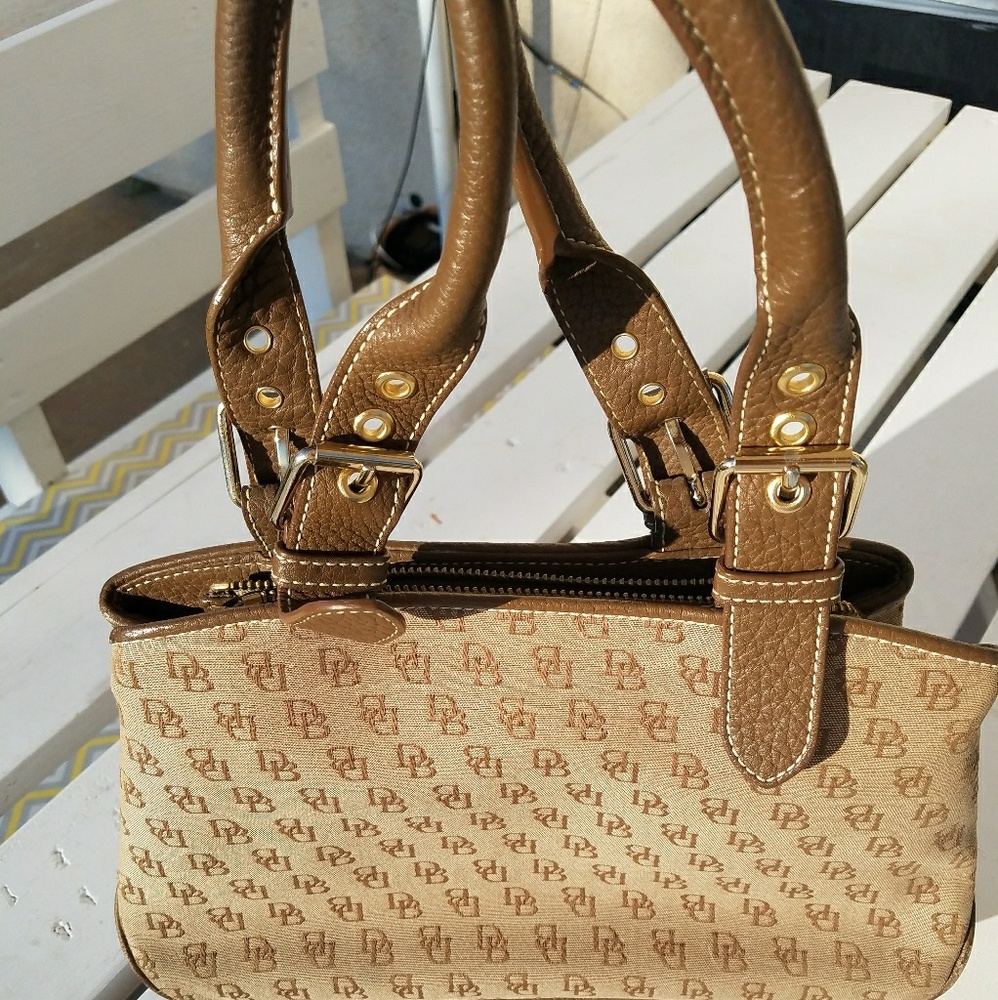 Dooney & Bourke bag