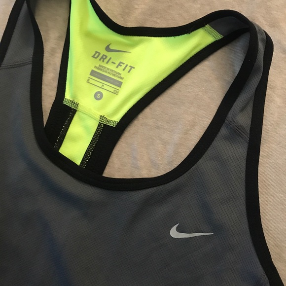 Nike dri fit tank - Picture 2 of 4