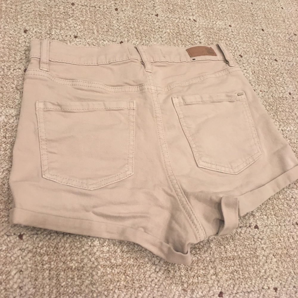 Retro high waisted shorts