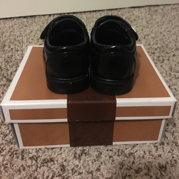 Boy Dress Shoes - Picture 3 of 5