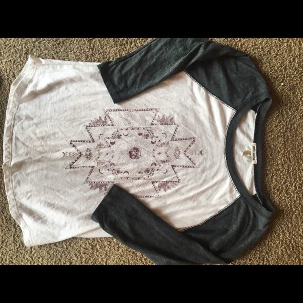 SOLD!! Billabong 3/4 sleeve