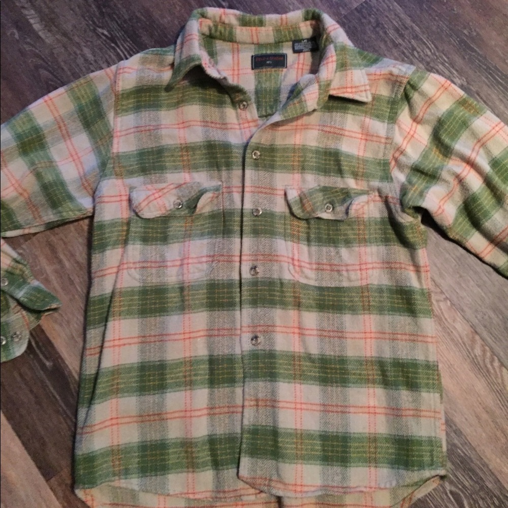 Men's flannel • Lg