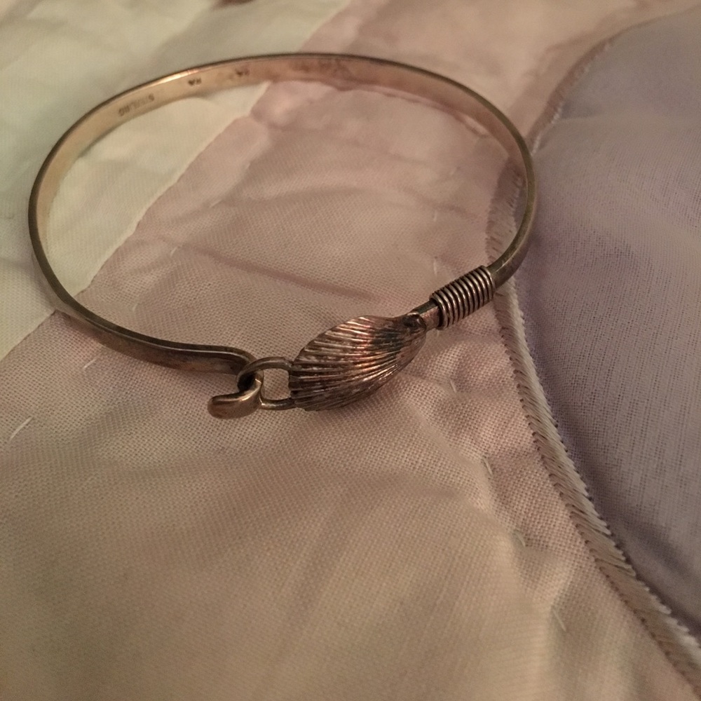 Seashell bangle, real silver!