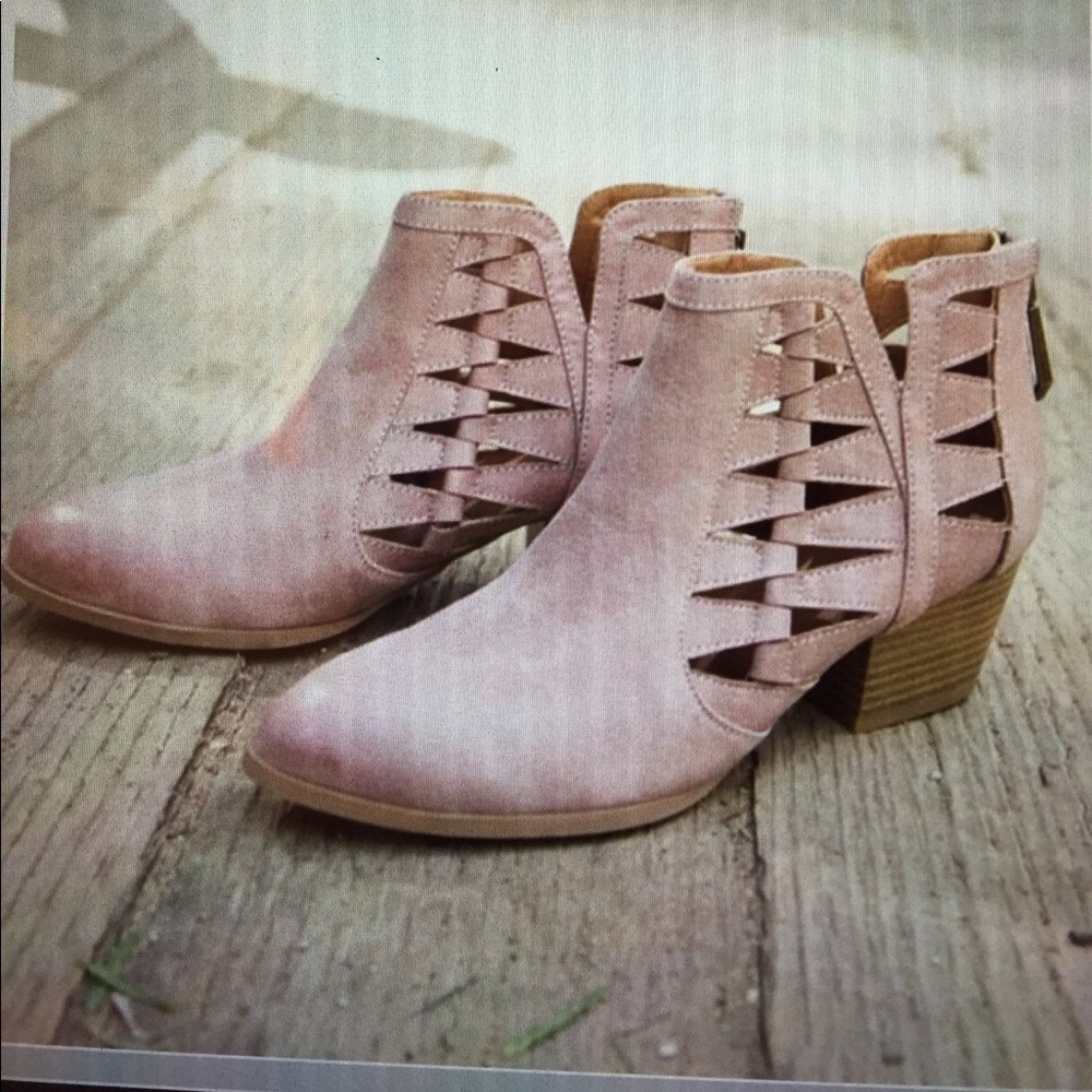 Blush cut out Booties