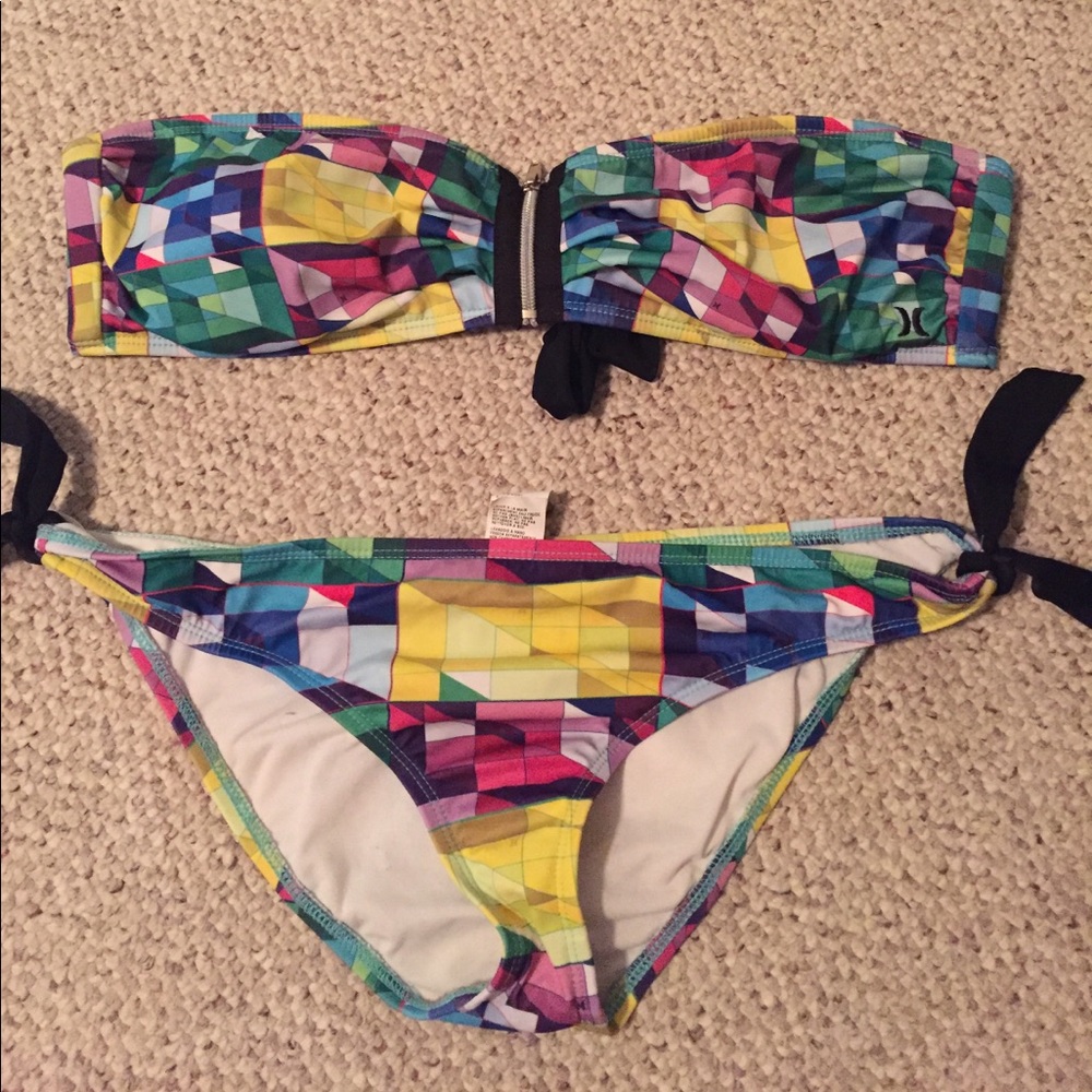 HP Strapless geometric bikini top and bottom