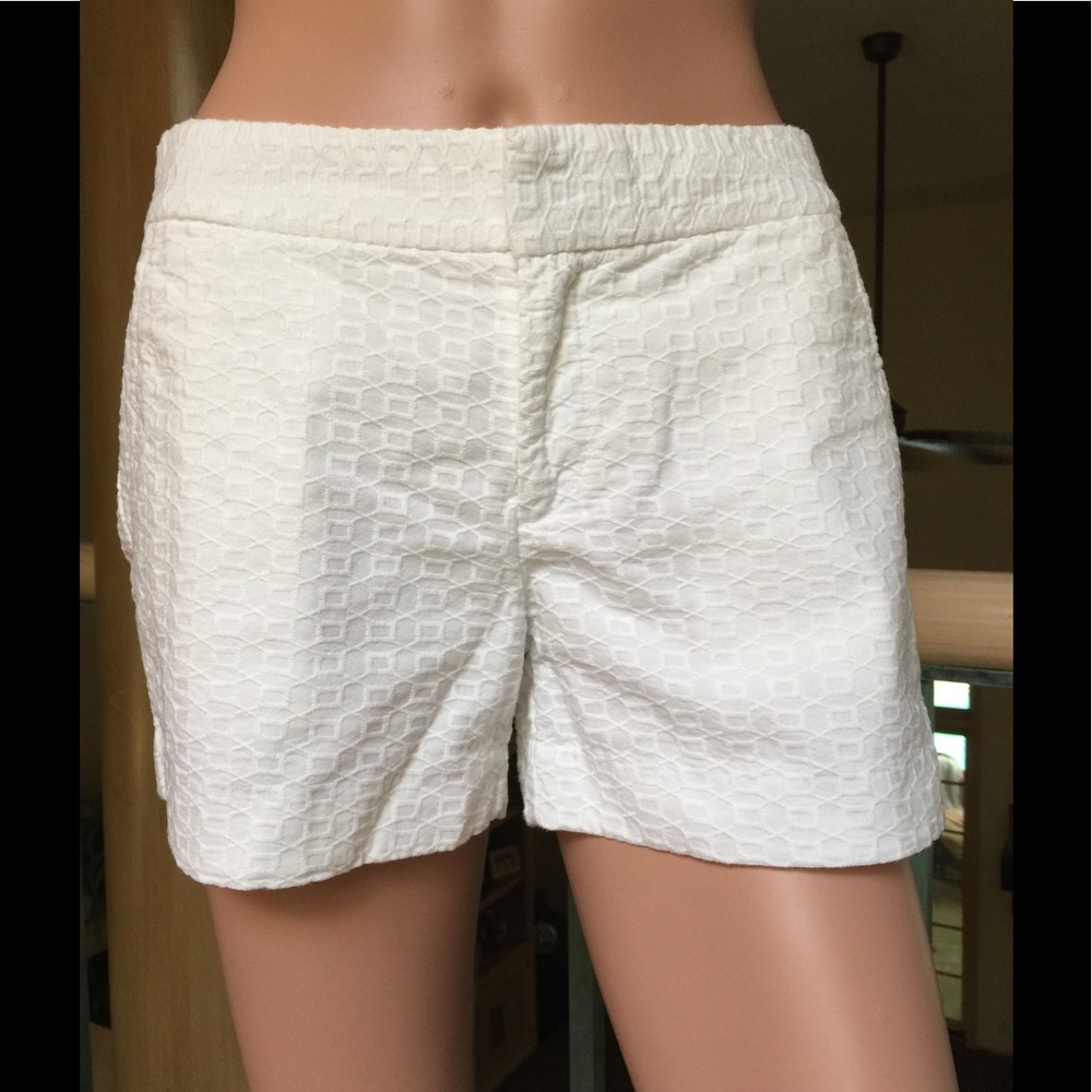 Cute white shorts!
