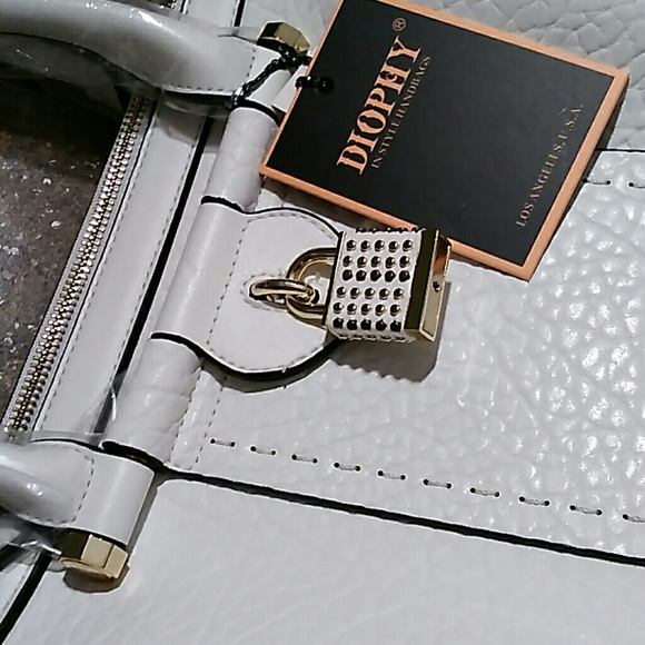 Purse - Picture 2 of 4