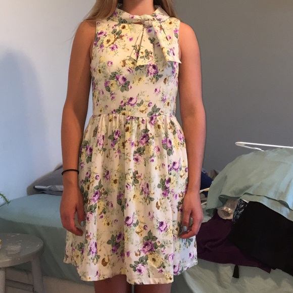 Dresses & Skirts - Dress