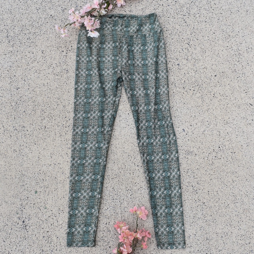 🌸 LuLaRoe Tribal Print Leggings