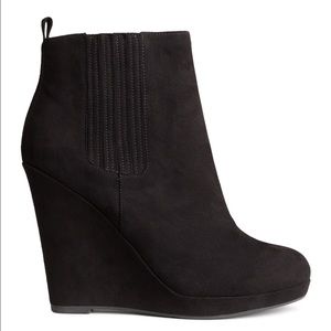 Black suede H&M wedges - Size 7.