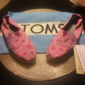 NWT Pink Print Toms